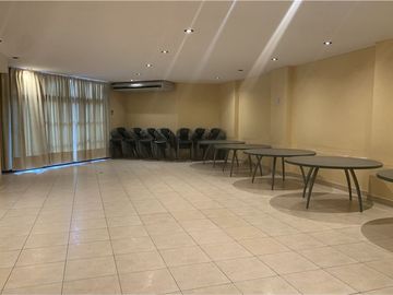 3 AMBIENTES CON DEPENDENCIA- COCHERA- GRAN BALCÓN-