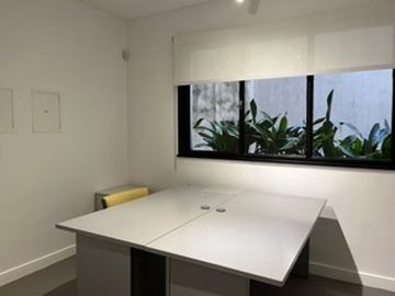 OFICINAS REFACCIONADAS En Sargento Cabral 800