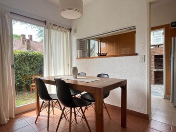 VENTA DE DUPLEX EN PINAMAR CON GAS NATURAL Y PATIO