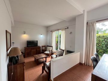 VENTA DE DUPLEX EN PINAMAR CON GAS NATURAL Y PATIO