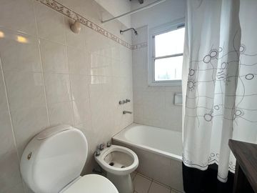 VENTA DE DUPLEX EN PINAMAR CON GAS NATURAL Y PATIO