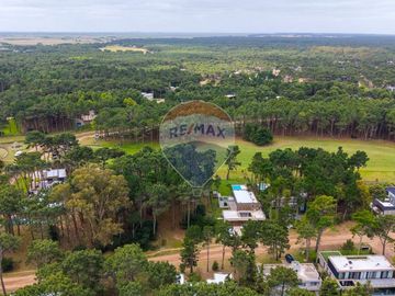 Venta casa Pinamar Isla de golf