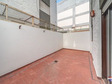 venta departamento 2 amb con patio y baulera