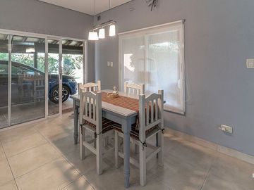 Venta Casa 4 amb. Club de Campo Los Puentes, Luján