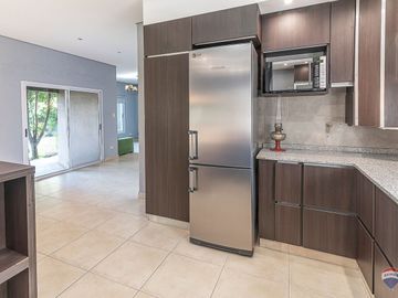 Venta Casa 4 amb. Club de Campo Los Puentes, Luján