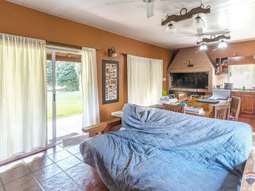 Venta Casa 4 amb. Club de Campo Los Puentes, Luján