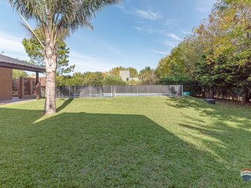 Venta Casa 4 amb. Club de Campo Los Puentes, Luján