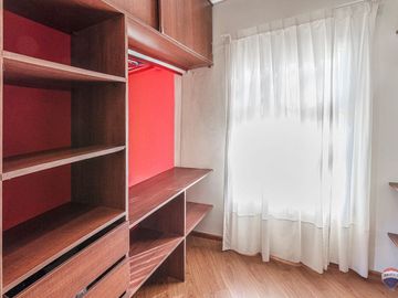 Venta Casa 4 amb. Club de Campo Los Puentes, Luján