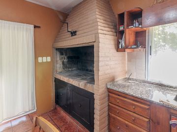 Venta Casa 4 amb. Club de Campo Los Puentes, Luján