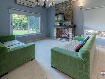 Venta Casa 4 amb. Club de Campo Los Puentes, Luján