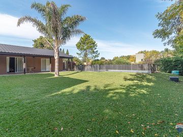 Venta Casa 4 amb. Club de Campo Los Puentes, Luján
