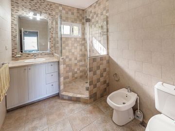 Venta Casa 4 amb. Club de Campo Los Puentes, Luján