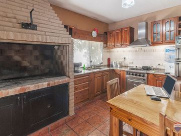 Venta Casa 4 amb. Club de Campo Los Puentes, Luján