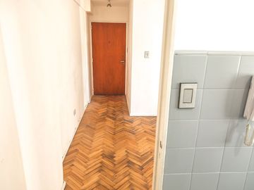 Venta departamento Flores piso alto y luminoso