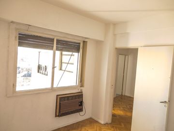 Venta departamento Flores piso alto y luminoso
