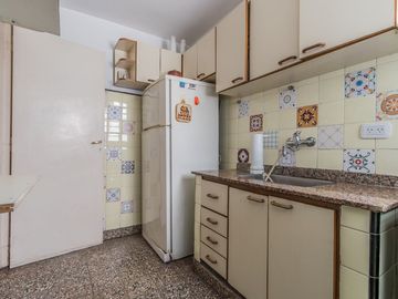 VENTA DEPARTAMENTO TRES AMBIENTES CON BALCON