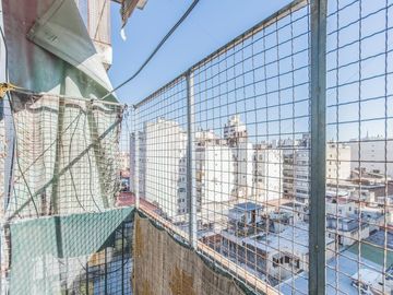 VENTA DEPARTAMENTO TRES AMBIENTES CON BALCON