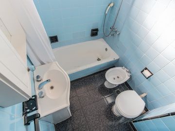 VENTA DEPARTAMENTO TRES AMBIENTES CON BALCON