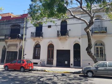 PH en Venta en Boedo. con cochera , sin expensas.