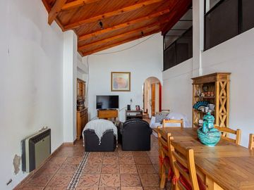 PH en VENTA, FLORES, cocheras y terraza S/expensas