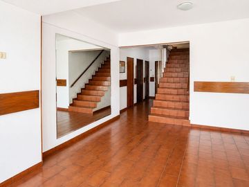 VENTA DEPARTAMENTO 2 AMBIENTES CON COCHERA RAMOS M