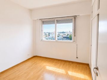 VENTA DEPARTAMENTO 2 AMBIENTES CON COCHERA RAMOS M