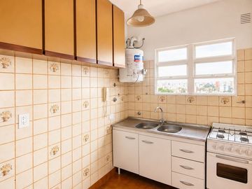VENTA DEPARTAMENTO 2 AMBIENTES CON COCHERA RAMOS M