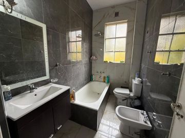 VENTA DEPARTAMENTO 4 AMB + DEPENDENCIA - BALVANERA