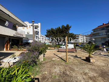 Reñaca, Viña del Mar. Local en 1er nivel.