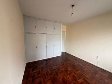 VENTA DPTO 3 AMBIENTES + DEPENDENCIA - BALVANERA