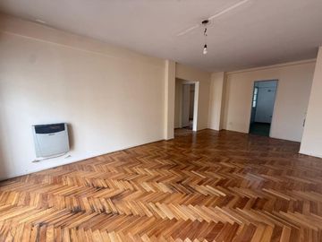 VENTA DPTO 3 AMBIENTES + DEPENDENCIA - BALVANERA