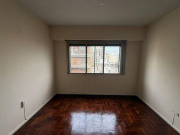 VENTA DPTO 3 AMBIENTES + DEPENDENCIA - BALVANERA