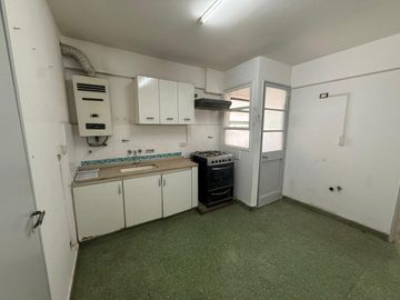 VENTA DPTO 3 AMBIENTES + DEPENDENCIA - BALVANERA