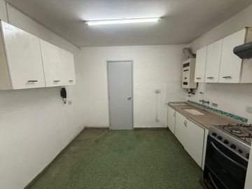 VENTA DPTO 3 AMBIENTES + DEPENDENCIA - BALVANERA