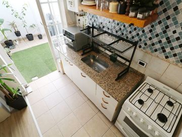 VENTA PH 3 AMB. CON PATIO EN PLANTA BAJA - FLORES