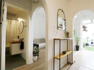 VENTA PH 3 AMB. CON PATIO EN PLANTA BAJA - FLORES