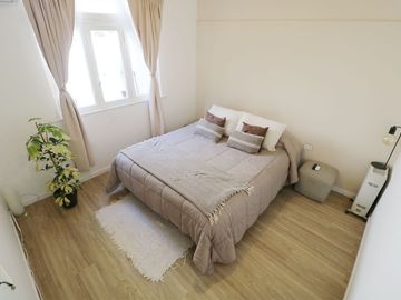 VENTA PH 3 AMB. CON PATIO EN PLANTA BAJA - FLORES