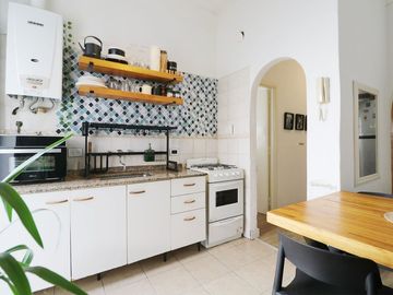 VENTA PH 3 AMB. CON PATIO EN PLANTA BAJA - FLORES