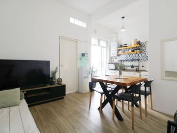 VENTA PH 3 AMB. CON PATIO EN PLANTA BAJA - FLORES