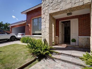 Venta de hermosa casa en Belen de Escobar