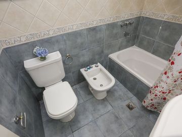 Casa de 5 ambientes ACEPTA PERMUTA