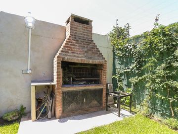 Casa de 5 ambientes ACEPTA PERMUTA