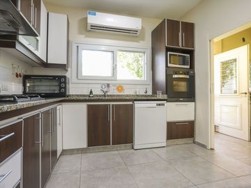 Casa de 5 ambientes ACEPTA PERMUTA