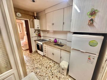 Venta Ph 2 ambientes con entrada idpte y terraza!