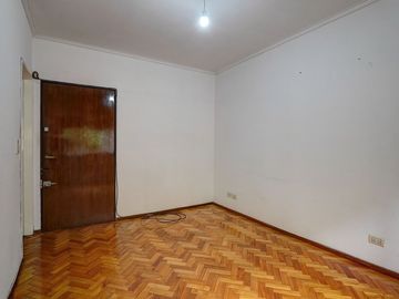 Depto. dos ambientes en V Urquiza - apto prof