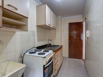 Depto. dos ambientes en V Urquiza - apto prof