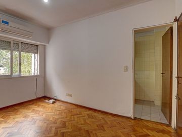 Depto. dos ambientes en V Urquiza - apto prof
