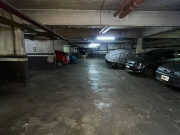 Venta cochera cubierta en Almagro buena ubicacion
