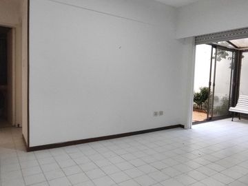 Venta departamento 2 ambientes  PB Belgrano Patio