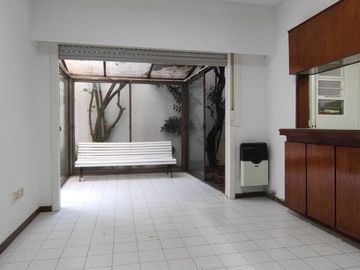 Venta departamento 2 ambientes  PB Belgrano Patio